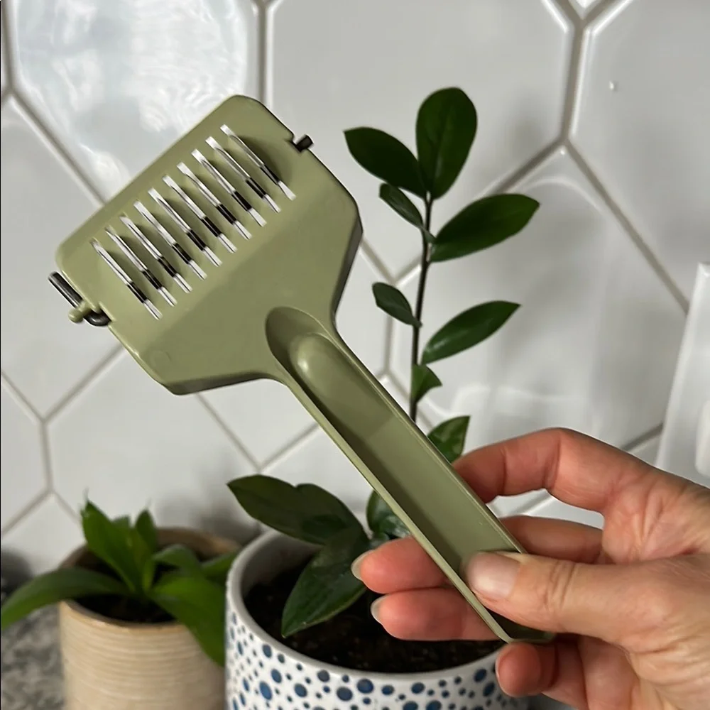 ACME Green Handheld Dough Cutter